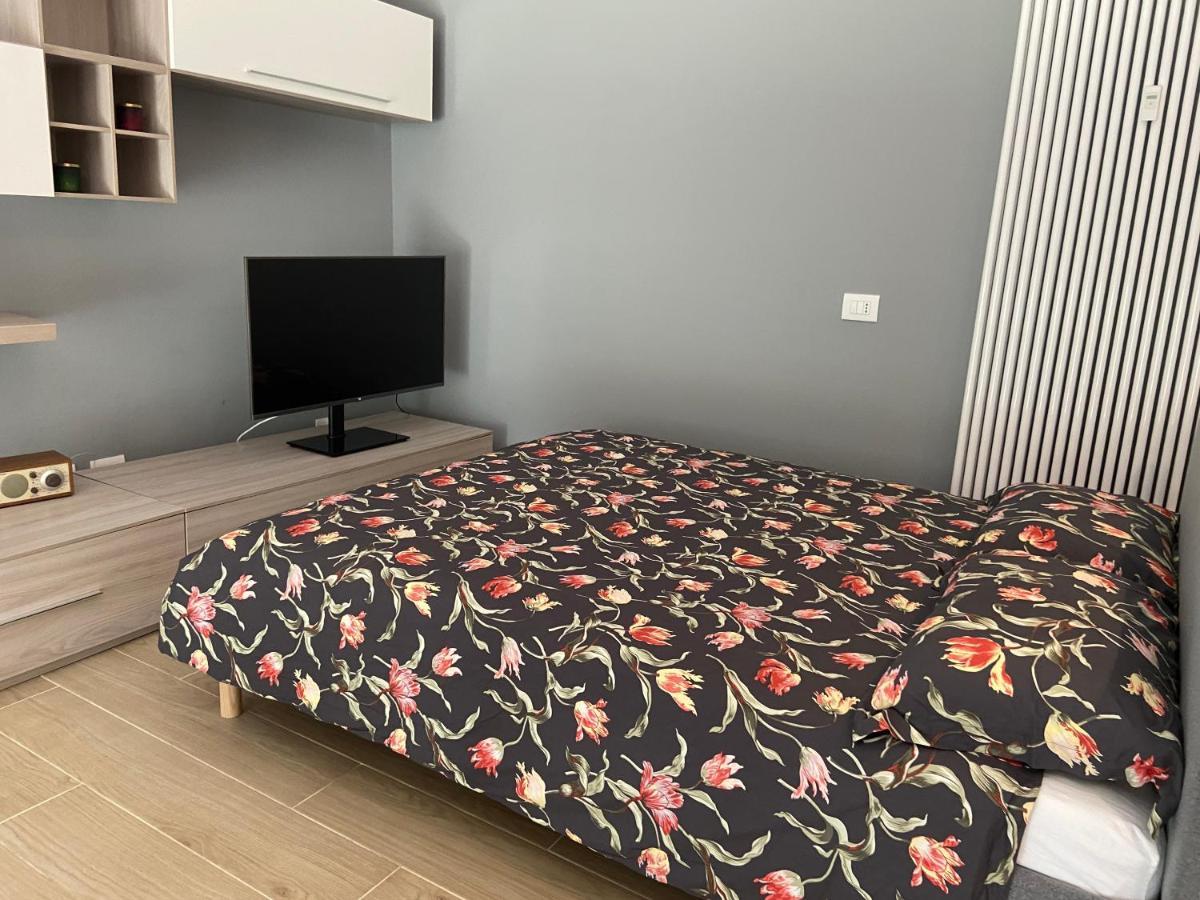 Apartamento Casa Di Laura Mono E Bilo Di Fronte Ospedale San Raffaele Segrate Exterior foto